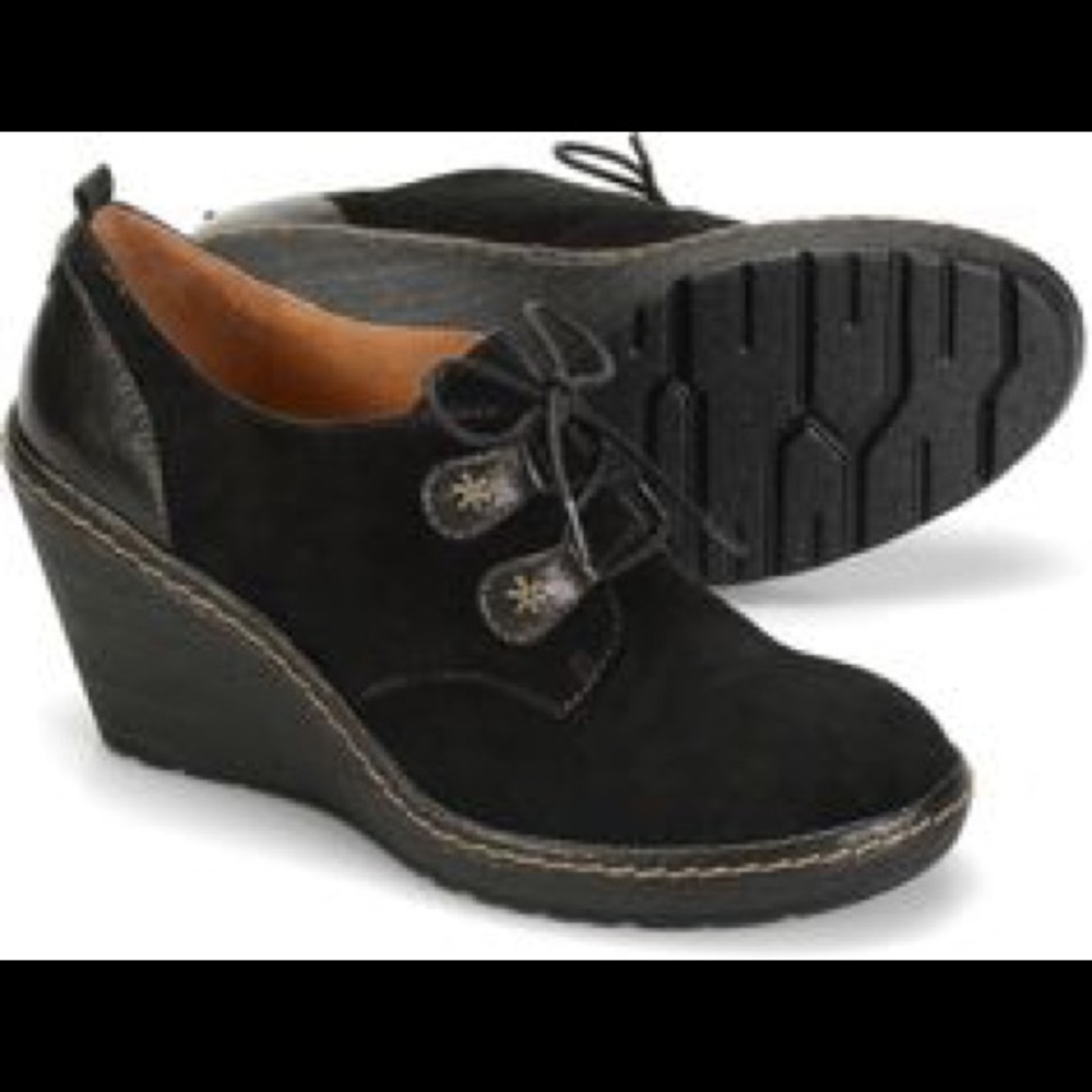 Sofft Camila Suede Wedge Booty